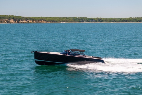 2016 VanDutch 40