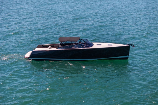 2016 VanDutch 40