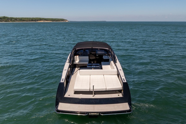 2016 VanDutch 40