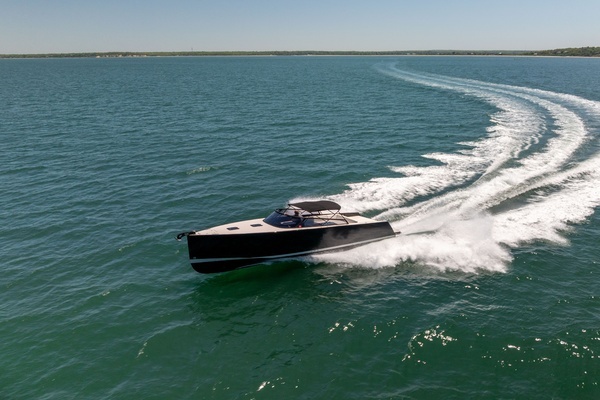 2016 VanDutch 40