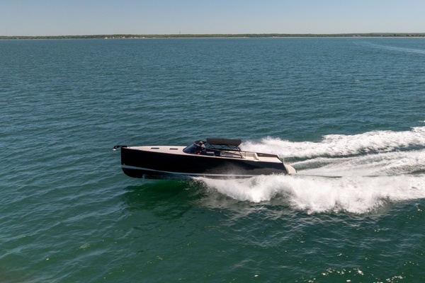 2016 VanDutch 40