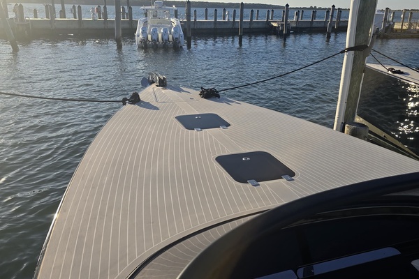 SPECTRE 40ft VanDutch Yacht For Sale