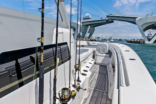 LOONEY TUNE 43ft Invincible Yacht For Sale