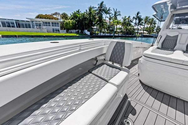 LOONEY TUNE 43ft Invincible Yacht For Sale