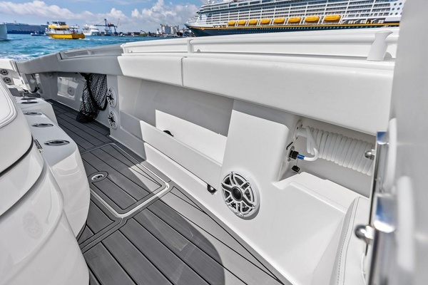 LOONEY TUNE 43ft Invincible Yacht For Sale