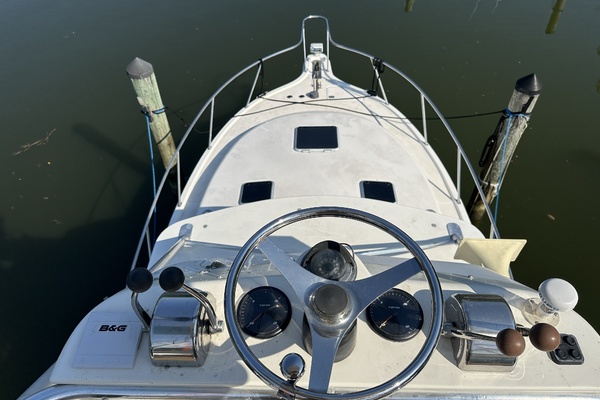 Old Fashioned 33ft Pursuit Yacht For Sale