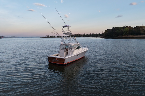 Old Fashioned 33ft Pursuit Yacht For Sale