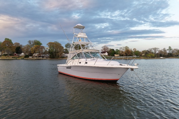 Old Fashioned 33ft Pursuit Yacht For Sale