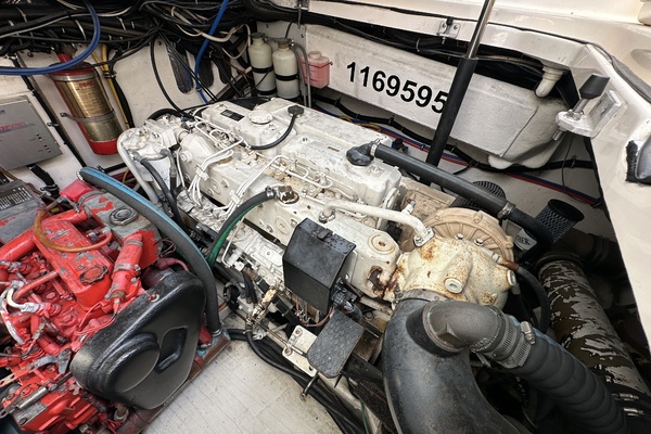 Old Fashioned 33ft Pursuit Yacht For Sale