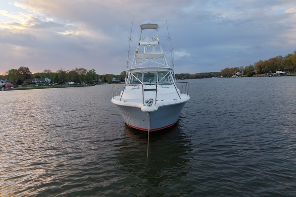 Old Fashioned 33ft Pursuit Yacht For Sale