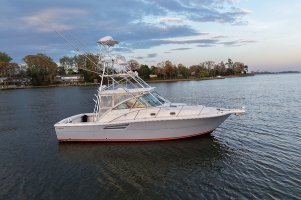 Photo of the 2000 Pursuit 3400 "Old Fashioned"