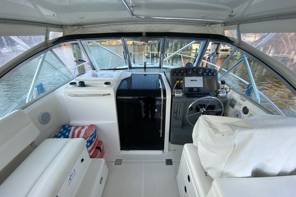 Old Fashioned 33ft Pursuit Yacht For Sale