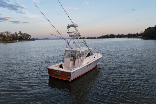 Old Fashioned 33ft Pursuit Yacht For Sale