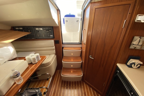 Old Fashioned 33ft Pursuit Yacht For Sale