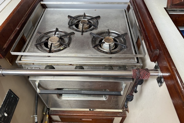 Dauphine 42ft Allied Yacht For Sale