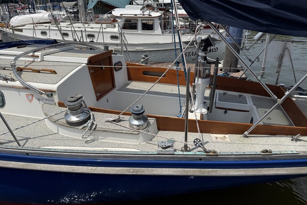 Dauphine 42ft Allied Yacht For Sale