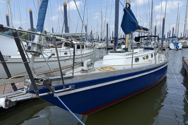 Dauphine 42ft Allied Yacht For Sale