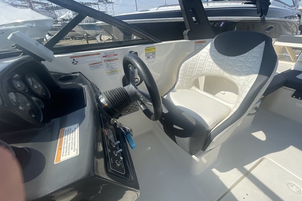 22ft Bayliner Yacht For Sale