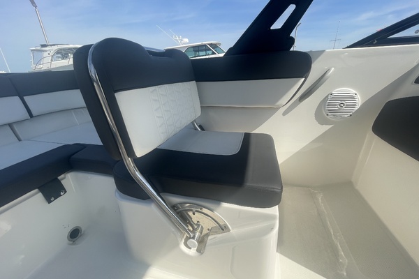 22ft Bayliner Yacht For Sale