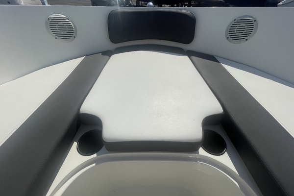 22ft Bayliner Yacht For Sale