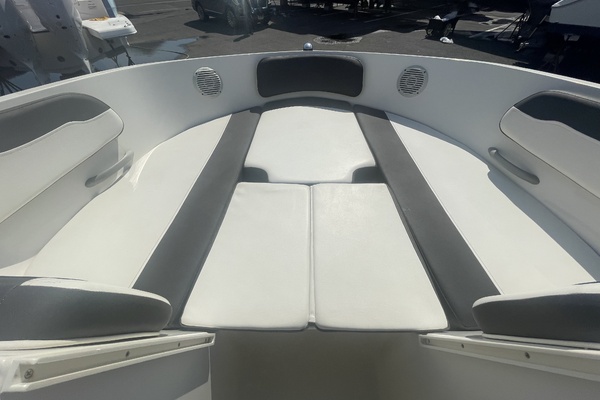 22ft Bayliner Yacht For Sale
