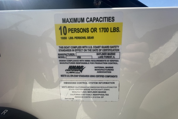 22ft Bayliner Yacht For Sale