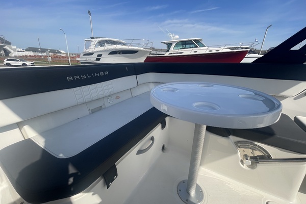 Photo of the 2019 Bayliner VR6 Bowrider I/O