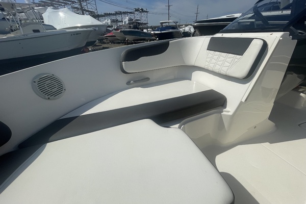 22ft Bayliner Yacht For Sale