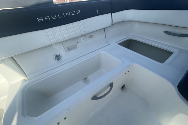 22ft Bayliner Yacht For Sale