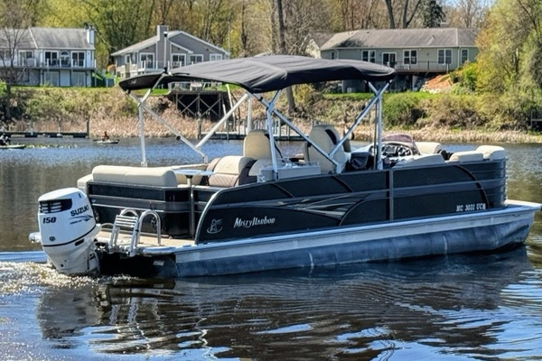 24ft Misty Harbor Yacht For Sale