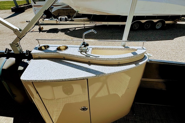 24ft Misty Harbor Yacht For Sale