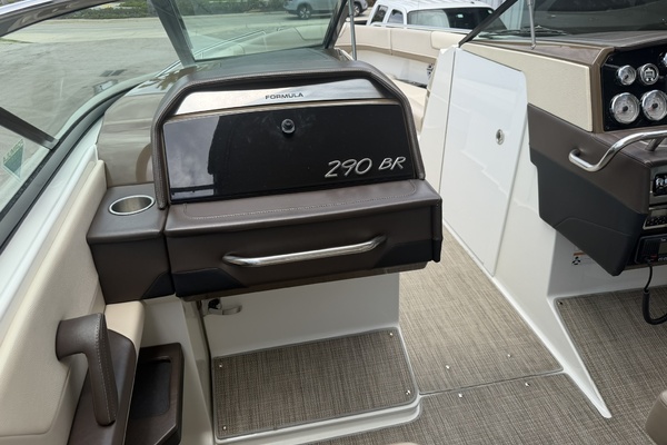 29ft Formula Yacht For Sale