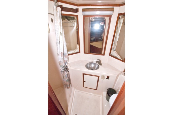 Consaltant 42ft Present Yachts Yacht For Sale
