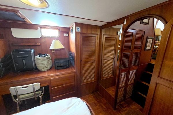 Consaltant 42ft Present Yachts Yacht For Sale