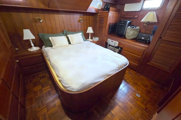 Consaltant 42ft Present Yachts Yacht For Sale