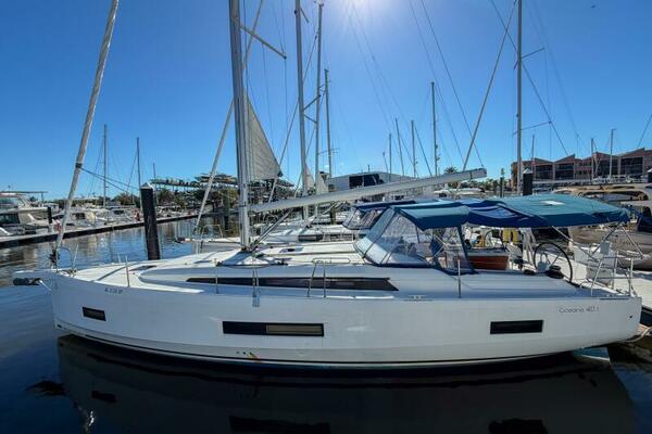 Happy Ours 40ft Beneteau Yacht For Sale