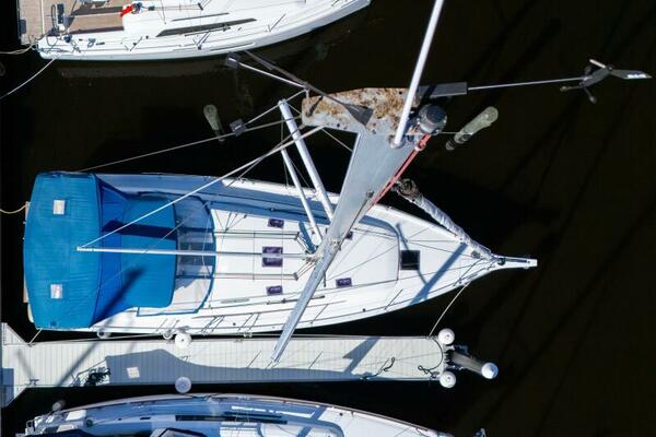 Happy Ours 40ft Beneteau Yacht For Sale