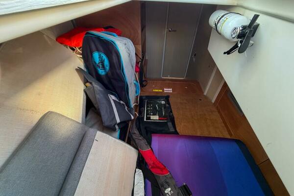 Happy Ours 40ft Beneteau Yacht For Sale