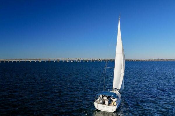 Happy Ours 40ft Beneteau Yacht For Sale