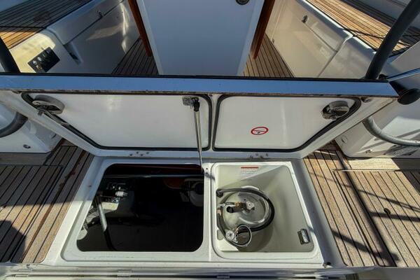 Happy Ours 40ft Beneteau Yacht For Sale