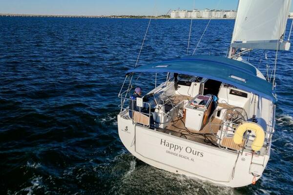 Happy Ours 40ft Beneteau Yacht For Sale
