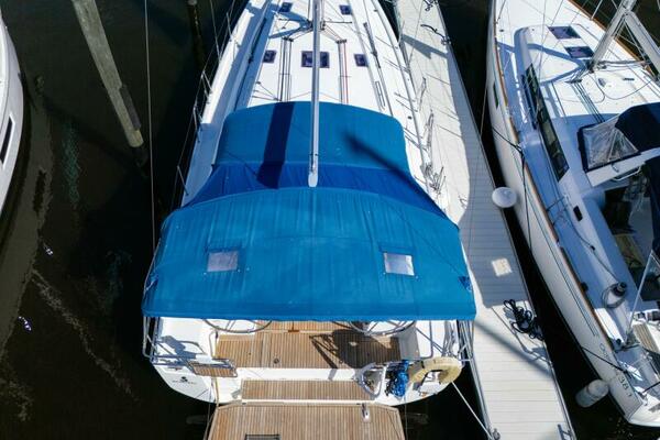Happy Ours 40ft Beneteau Yacht For Sale