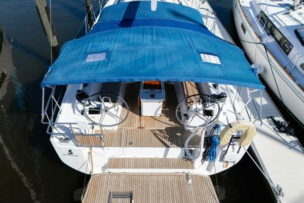 Happy Ours 40ft Beneteau Yacht For Sale