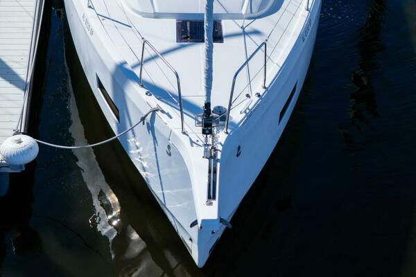 Happy Ours 40ft Beneteau Yacht For Sale