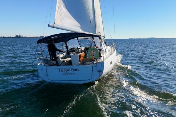 Happy Ours 40ft Beneteau Yacht For Sale