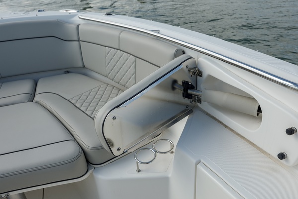 Boyer s Pursuit III 32ft Pursuit Yacht For Sale