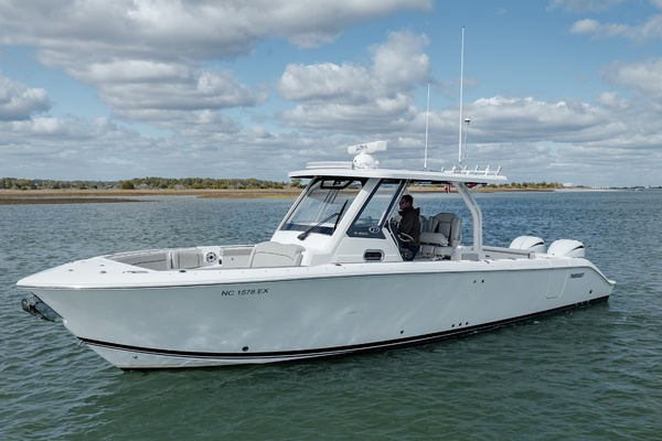 Boyer s Pursuit III 32ft Pursuit Yacht For Sale