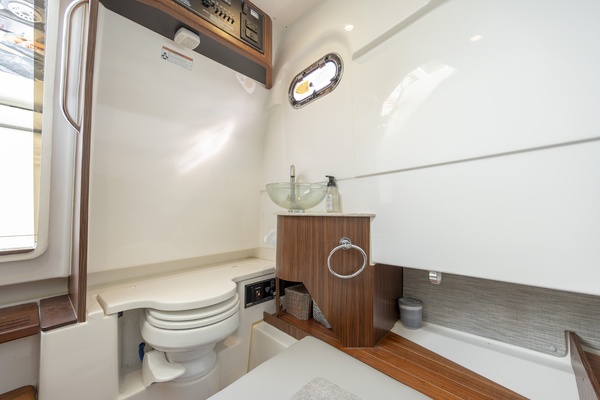 Boyer s Pursuit III 32ft Pursuit Yacht For Sale