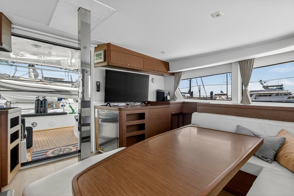 Paradise 42ft Lagoon Yacht For Sale