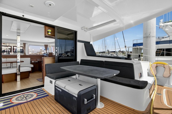 Paradise 42ft Lagoon Yacht For Sale